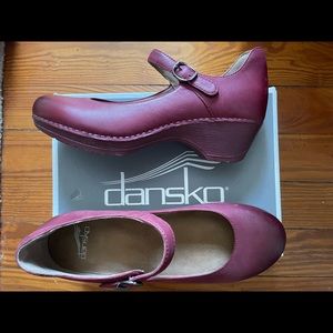 Dansko Mary Jane clog - Marla Burnished Calf Ruby Size 40 New with tags